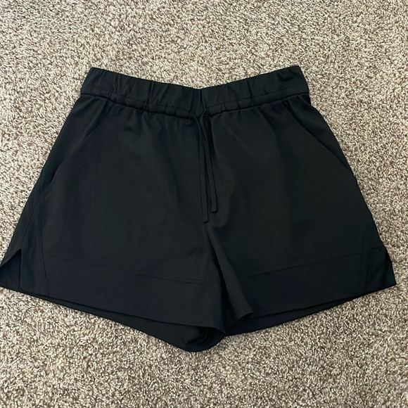 lululemon athletica Pants - Lululemon cinchable waist HR short